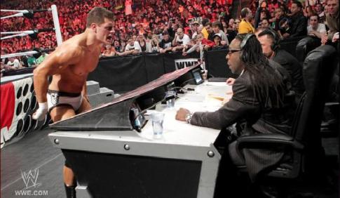 Cody Rhodes ataca a  Booker T en Backstage Cody-rhodes-vs-booker-t